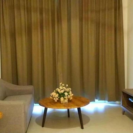 Barrington Square 2 Rooms Apartment At Golden Hill Night Market 브린창 외부 사진